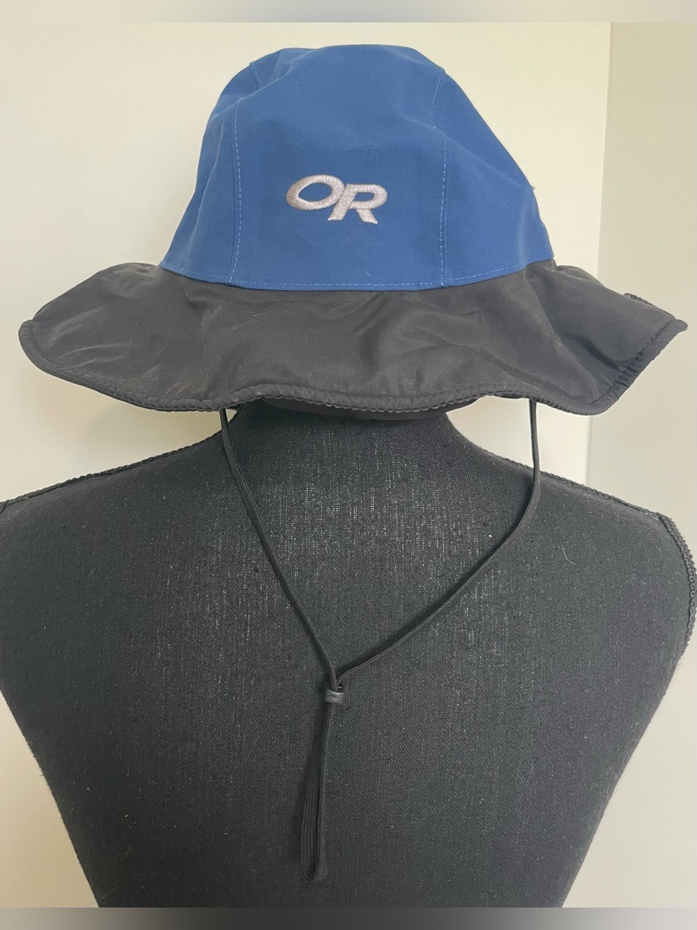 Outdoor Research Two-Tone Blue and Black Sun Hat